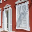 4 - Cornice Modanata su Disegno per finestre e porte-finestre in c.a. con Sopra Architrave Timpano Valle San Bartolomeo Villa Privata